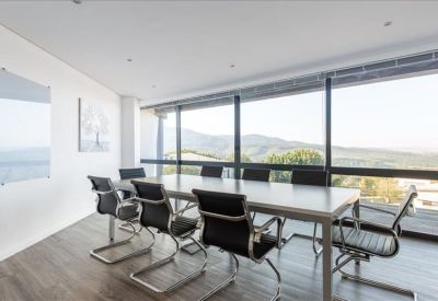 18 Montrose Park Boulevard, Victoria Country Club Estate