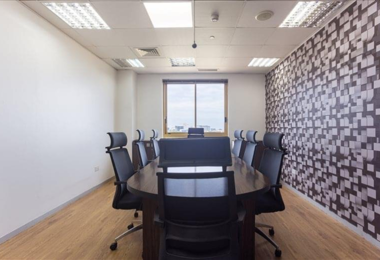 Presidential Floor, Mövenpick Ambassador Hotel Accra, Independence Avenue, Ridge