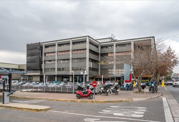 Executive office centre to rent in Johannesburg