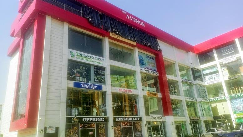 Exterior view of the multi-story commercial building housing FUTEC Integrated Workspace.