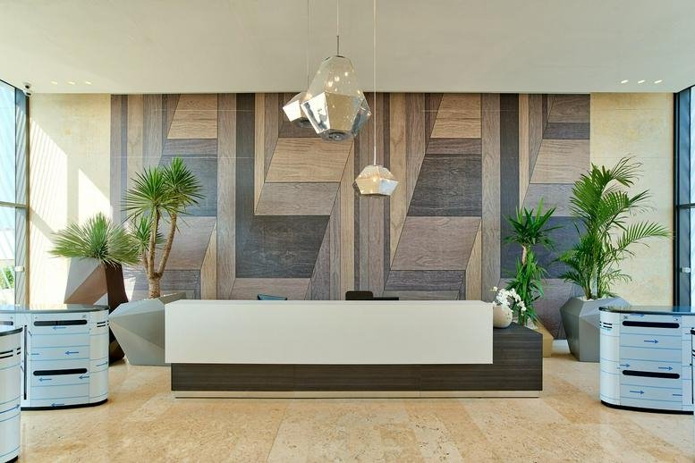 Modern reception area at Business Center EST Anfa Place, Boulevard de la Corniche, Ain Diab, Casablanca.
