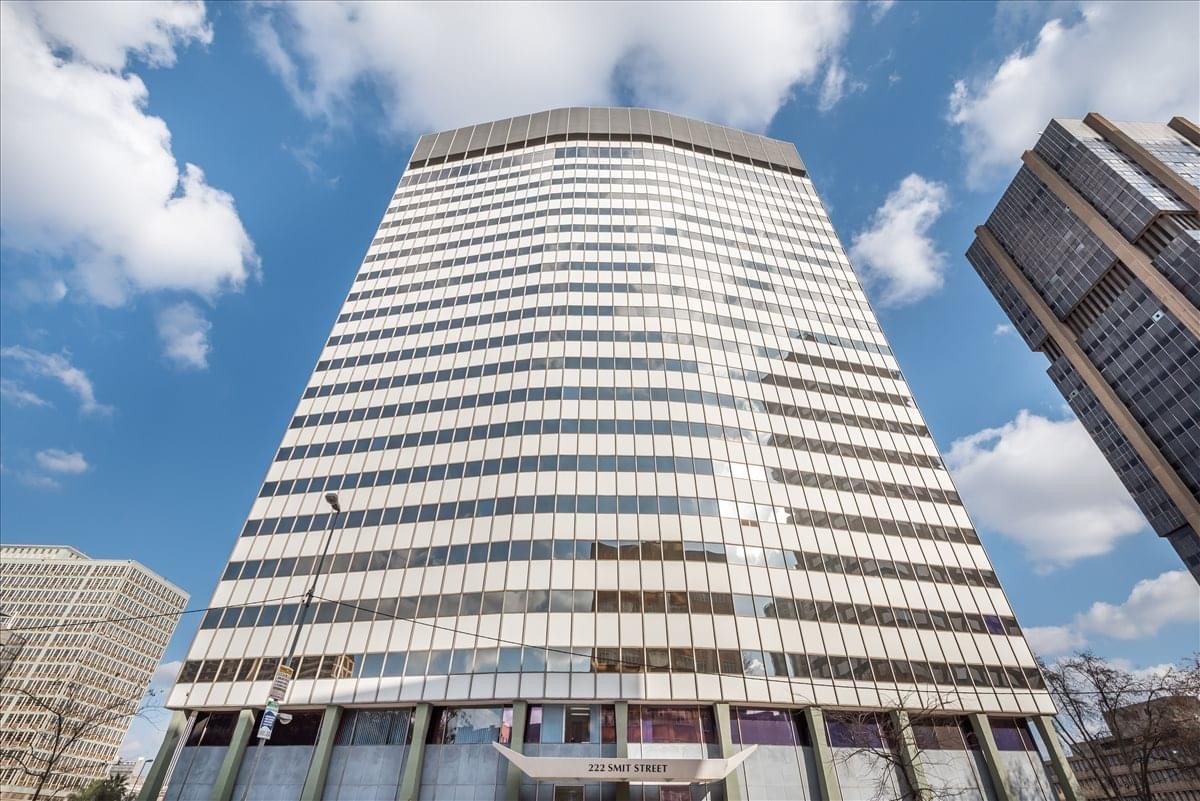 Exterior view of the high-rise tower at 222 Smit Street, Braamfontein.