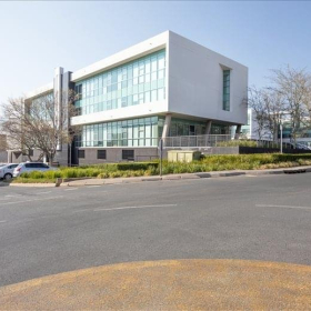 Design Quarter, Leslie Road, Fourways. Click for details.